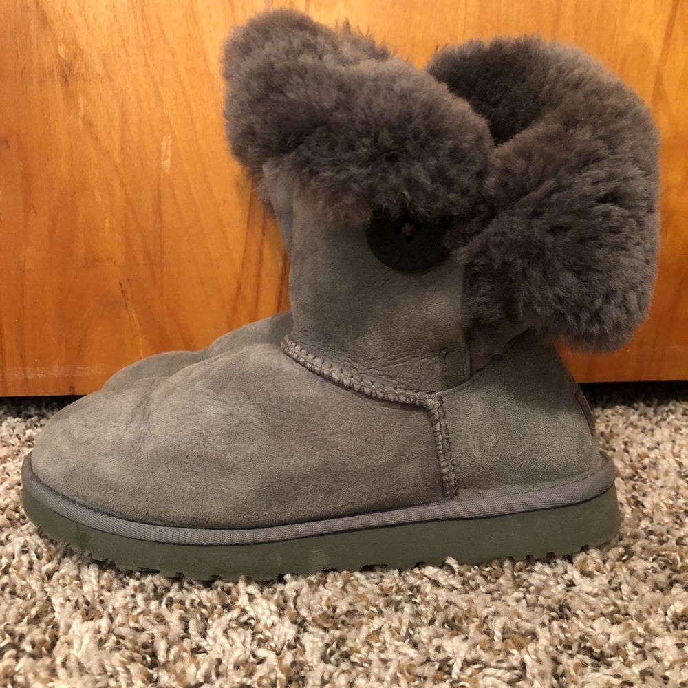 Bailey Button UGGs - Picture 2 of 6